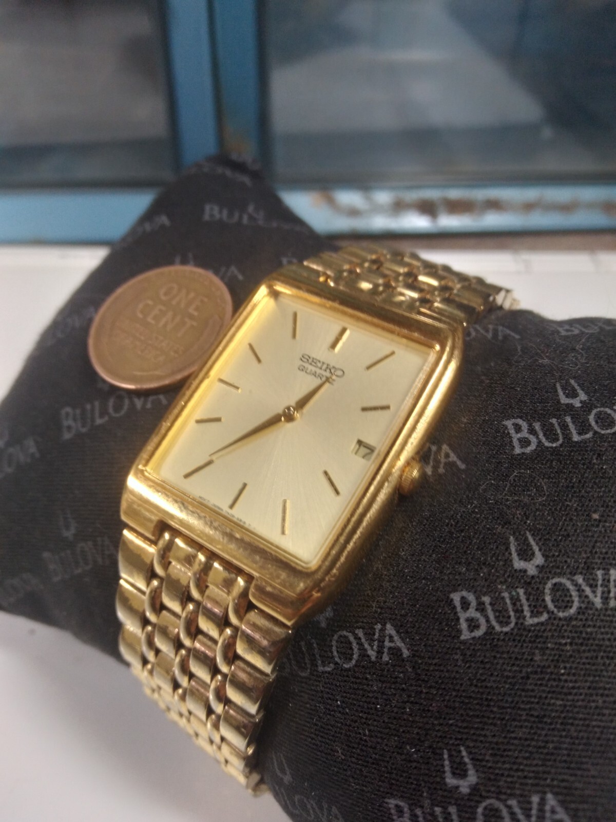 Vintage Seiko 7N29-5B29 Gold Tone Rectangular Mens Quartz