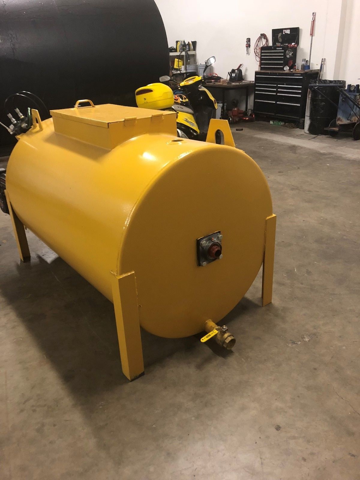 Asphalt seal coat sealcoating tank equipment driveway machine