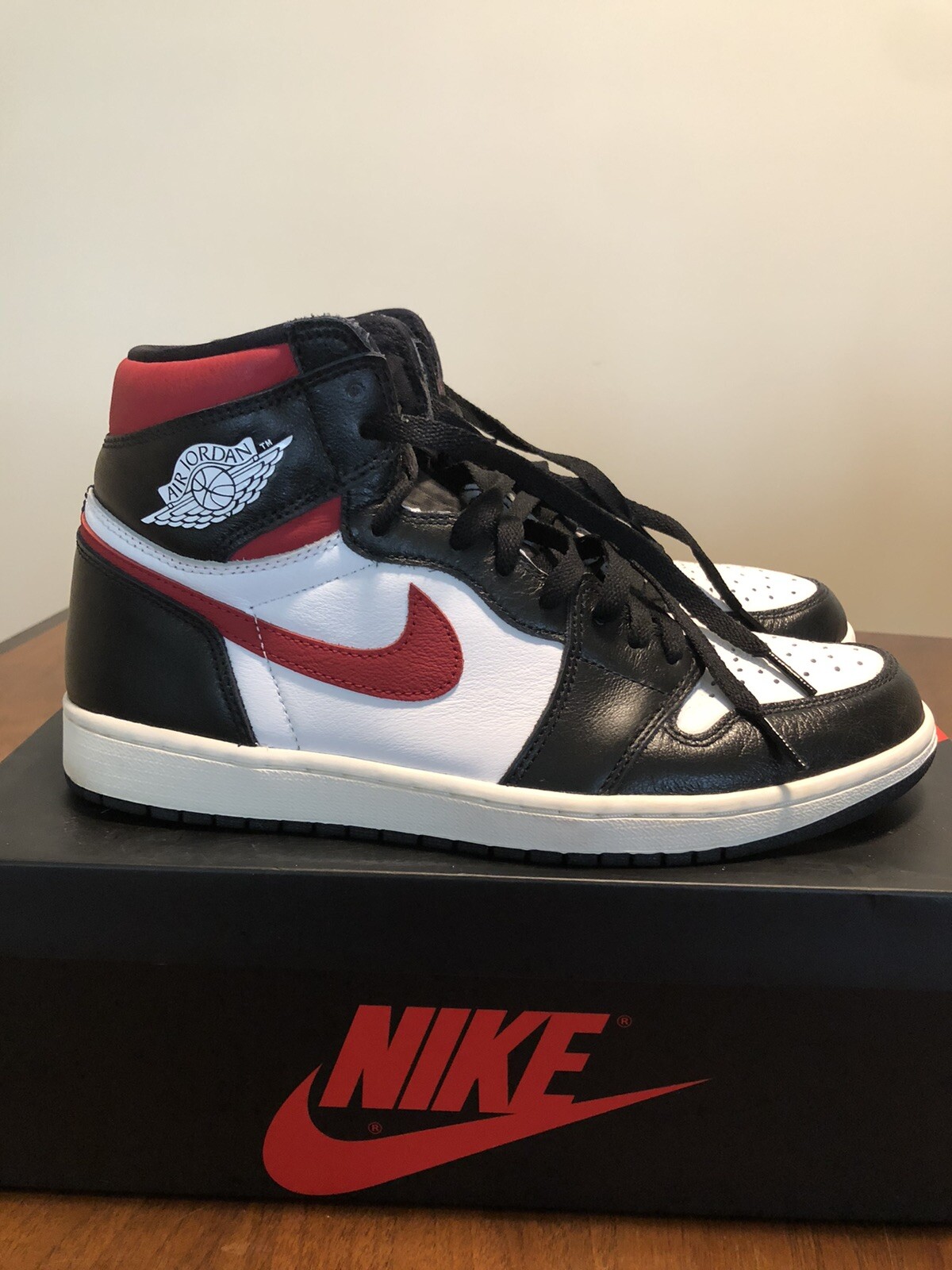 Air Jordan 1 Retro High OG Gym Red Size 