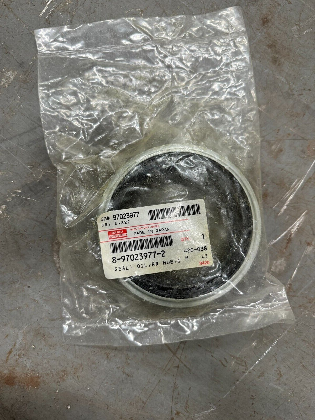 ri！ GENUINE NEW OEM ISUZU RR HUB WHEEL SEAL 8-97023977-2