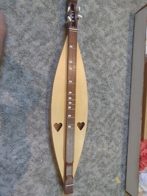 Walnut Valley Dulcimer Co 4 String Mountain Dulcimer   Box 100