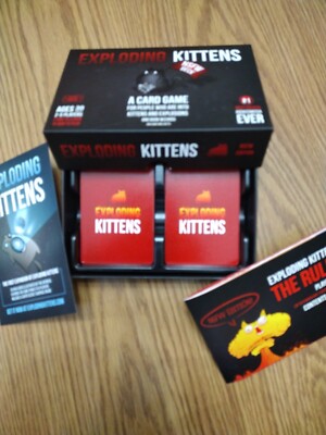 Exploding Kittens Card Game 2-5 plays, ages 30+ New