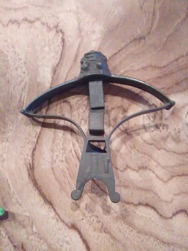 MOTU Figure Accessories 2 Crossbows And Snake Staff