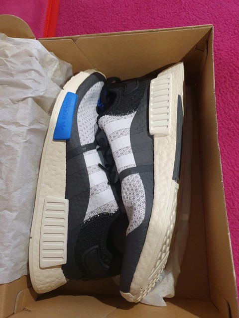 nmd r1 size 9