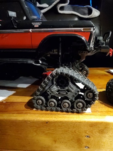 トラクサス　ディープテレーントレッド トラクサス TRX-4 Traxx ディープテレーントレッド リア用1本