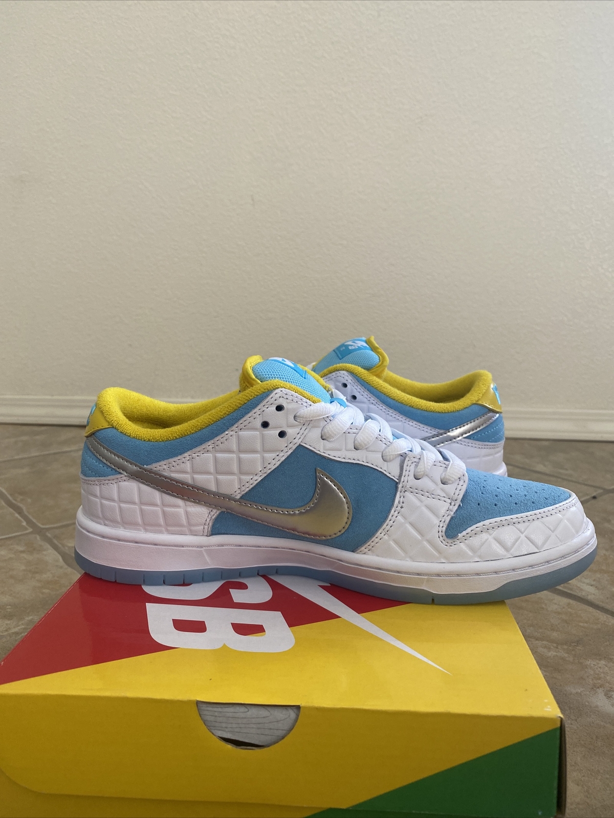 Nike SB Dunk Low Pro FTC Lagoon Pulse | KicksMania
