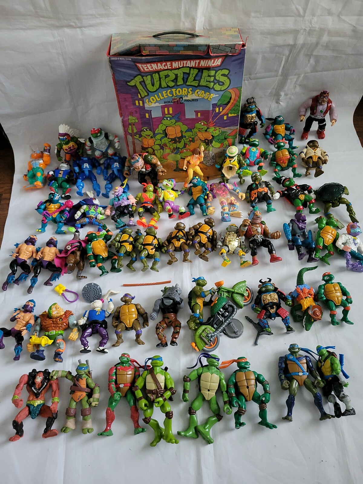 Vintage Teenage Mutant Ninja Turtles Action Figures Lot of