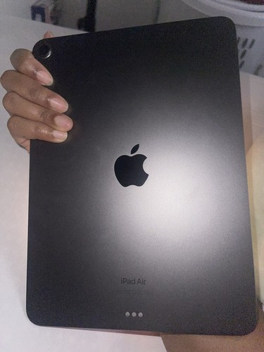 Apple iPad Air 5th Gen. 10.9'' Wi-Fi 64GB M1 Chip - Space