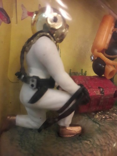 Rare Vintage 1983 Penn Plax Action Undersea Tug Of War Divers Battle Aquarium