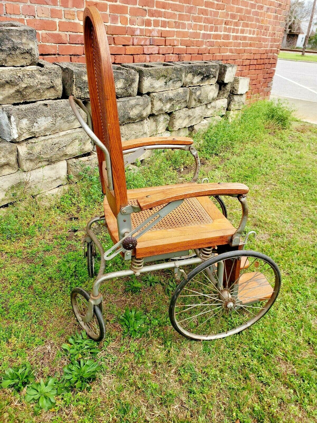 Antique Vintage Arrow 4 wheeled Wood Wicker Wheelchair Erie Penn.Ser No 31096