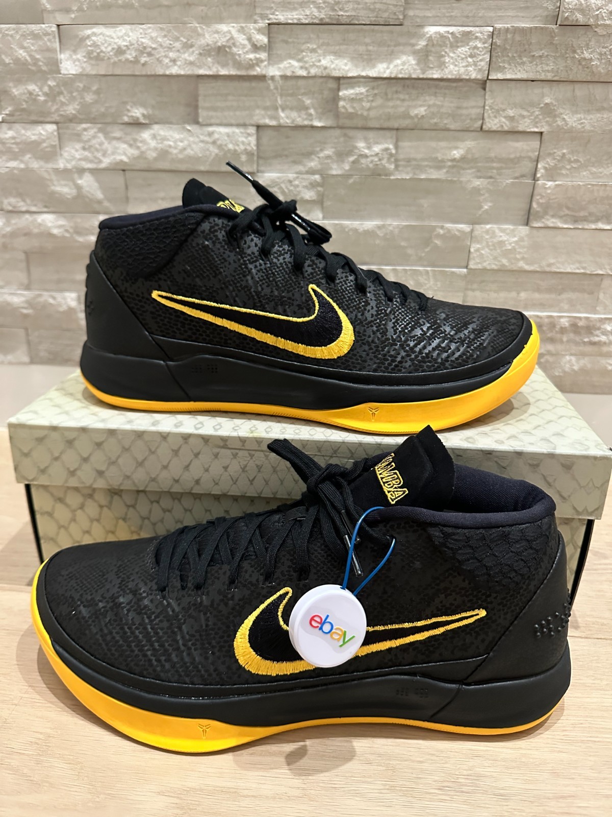 Nike Kobe A.D. ブラック/ホワイト Nike Kobe Bryant A.D. in Black and White Basketball Sneaker