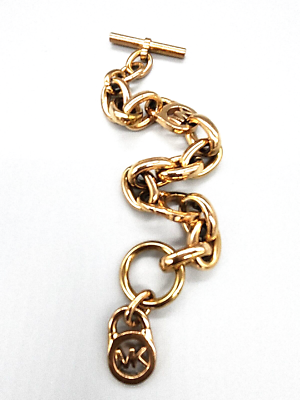 Michael kors logo sale lock toggle bracelet