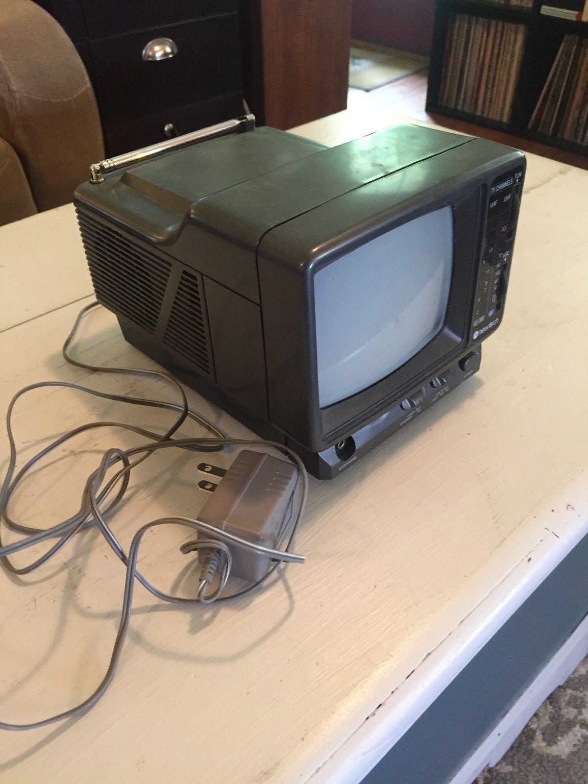 Newtech BT-0550 Portable B/W TV