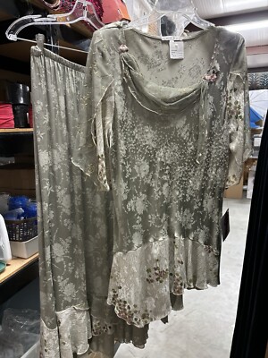 NWT. SPENCER ALEXIS 2 Piece Set 1X Embroidered  Lace Ruffle Skirt & Top Boho