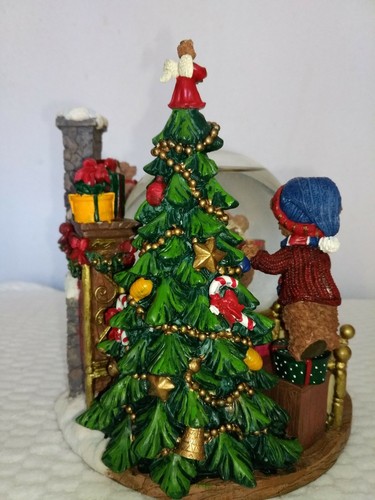 Home For The Holidays Scenic Musical Waterglobe, Bear River Lodge Collection