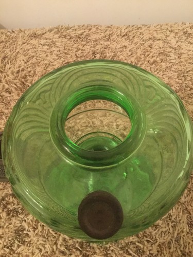 Beautiful Vintage Green Aladdin Oil Lamp Drape No Chips Or Cracks