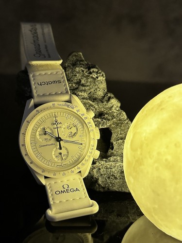 Omega X Swatch Bioceramic MoonSwatch White Snoopy Moonphase