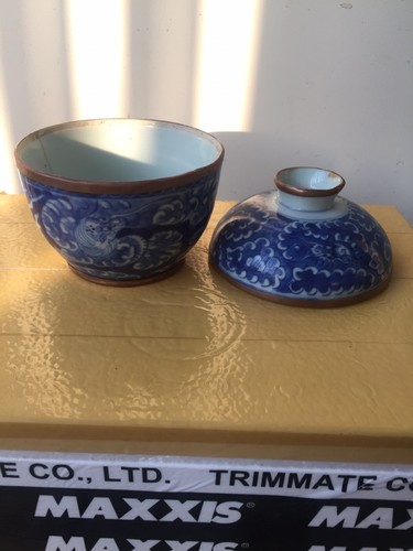 Antique Chinese Porcelain Bowl & Cover, Blue And White Kangxi Period