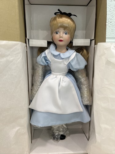 Alice in Wonderland Porcelain Doll #909 The Disney