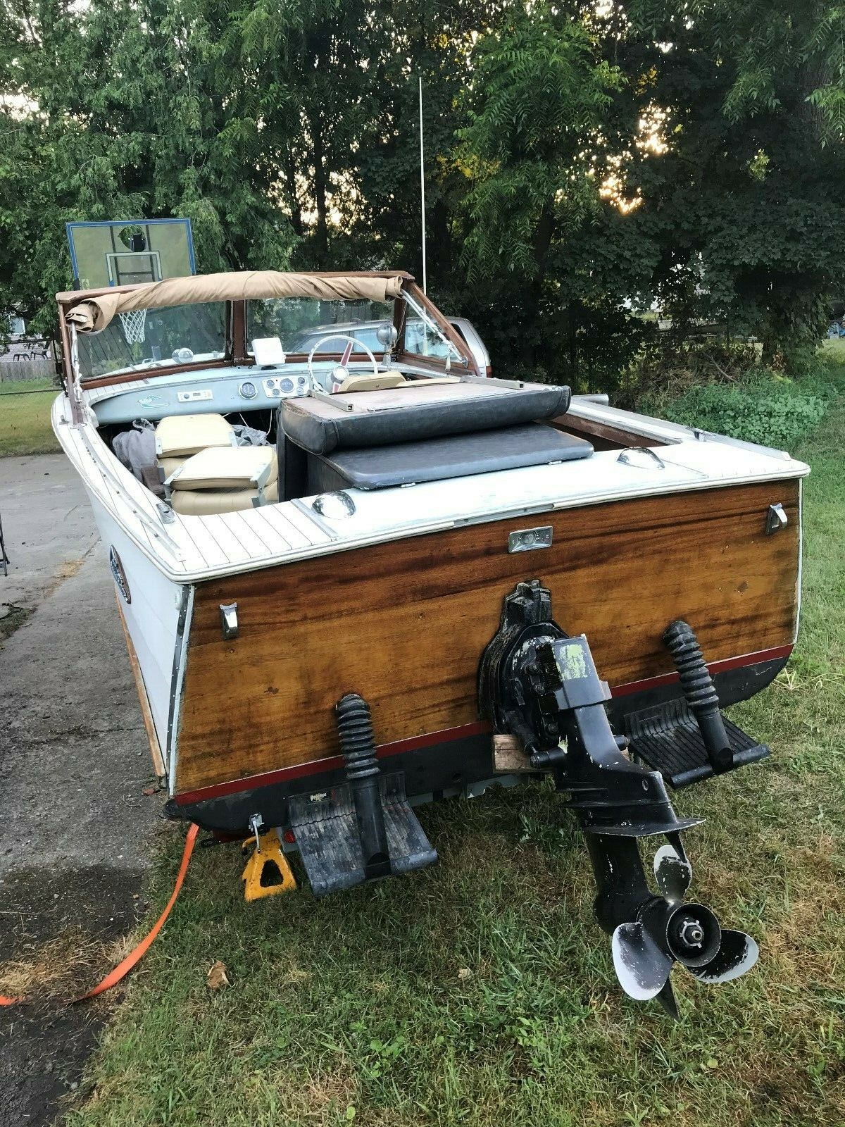 Classic Wooden Boat-Early 60's Cruisers, Inc. Lapstrake Mahogany Construction
