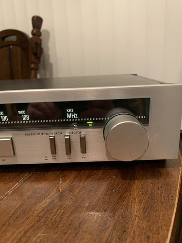 Sansui Classique T-700 AM/FM Tuner