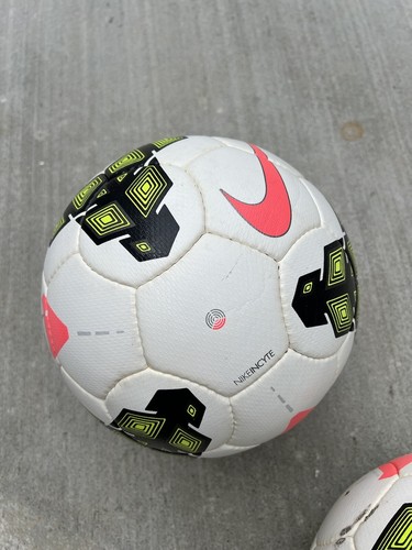 サッカーボール NIKE FIFA INCYTE OFFICIAL MATCH BALL $_12.JPG?set_id=880000500F