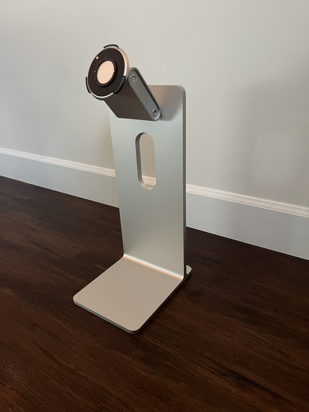 Apple Pro Display XDR ＋ Pro Stand Apple Pro Stand for Pro Display XDR | Sweetwater