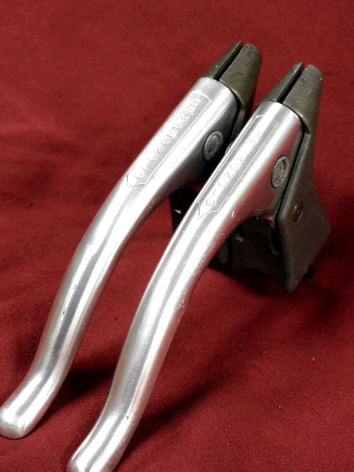 Vintage Mid 1970's Campagnolo Nuovo Record F & R #2030 Brake Levers NO Hoods