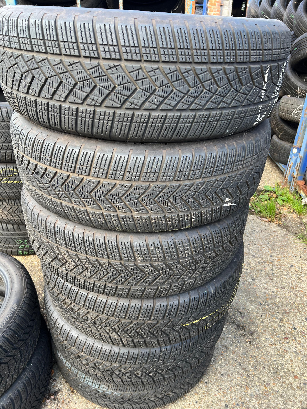 235 60 20 Goodyear, Winter, M+S, EDT, 108H, x2 A Pair 6.0mm (F1_tyres) YD046