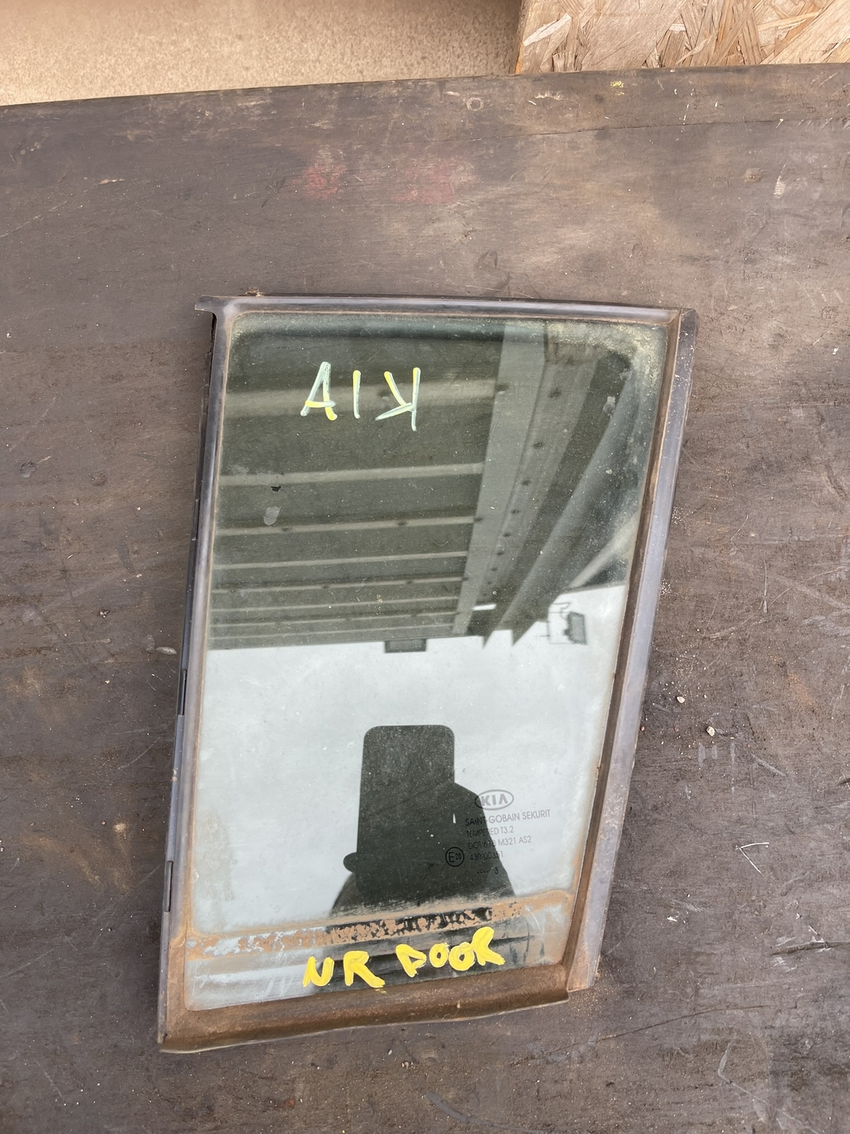 Kia Sportage MK3 SL 2013 Nearside Rear Door Window Glass 43R00351