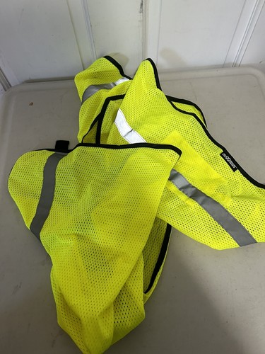 Maximum Safety Vest, Hook & Loop, Adjustable Straps on Side, One Size MX47100