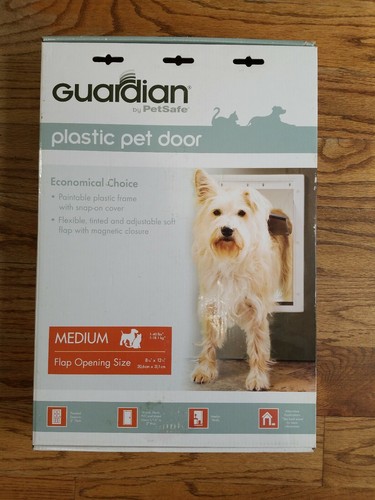 GUARDIAN BY PETSAFE PLASTIC PET DOOR FOR DOGS OR CATS MEDIUM UP TO 40 LBS WHITE