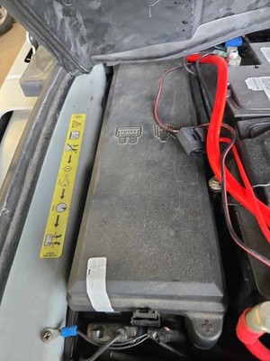 Used Engine Fuse Box fits: RANGE ROVER SPORT 07 08 09