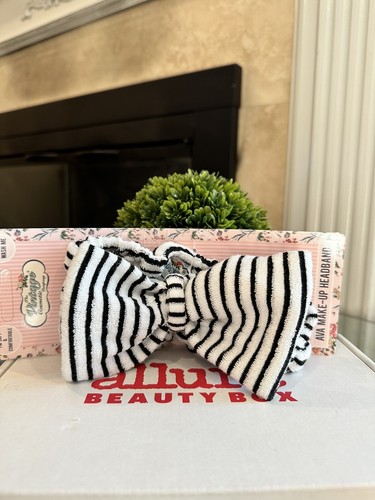 The vintage Cosmetic Company Ava Makeup headband