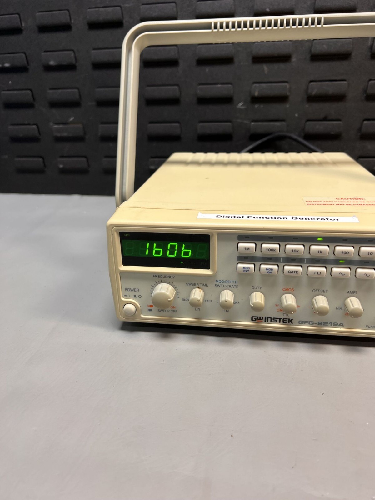* WORKING GW Instek Function Generator GFG8219A Digital Benchtop Unit