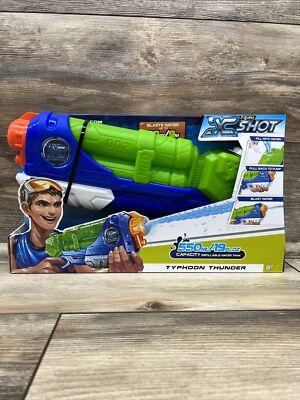NEW Zuru X Shot Typhoon Thunder Water Squirt Gun Outdoor 550ml 30ft Range