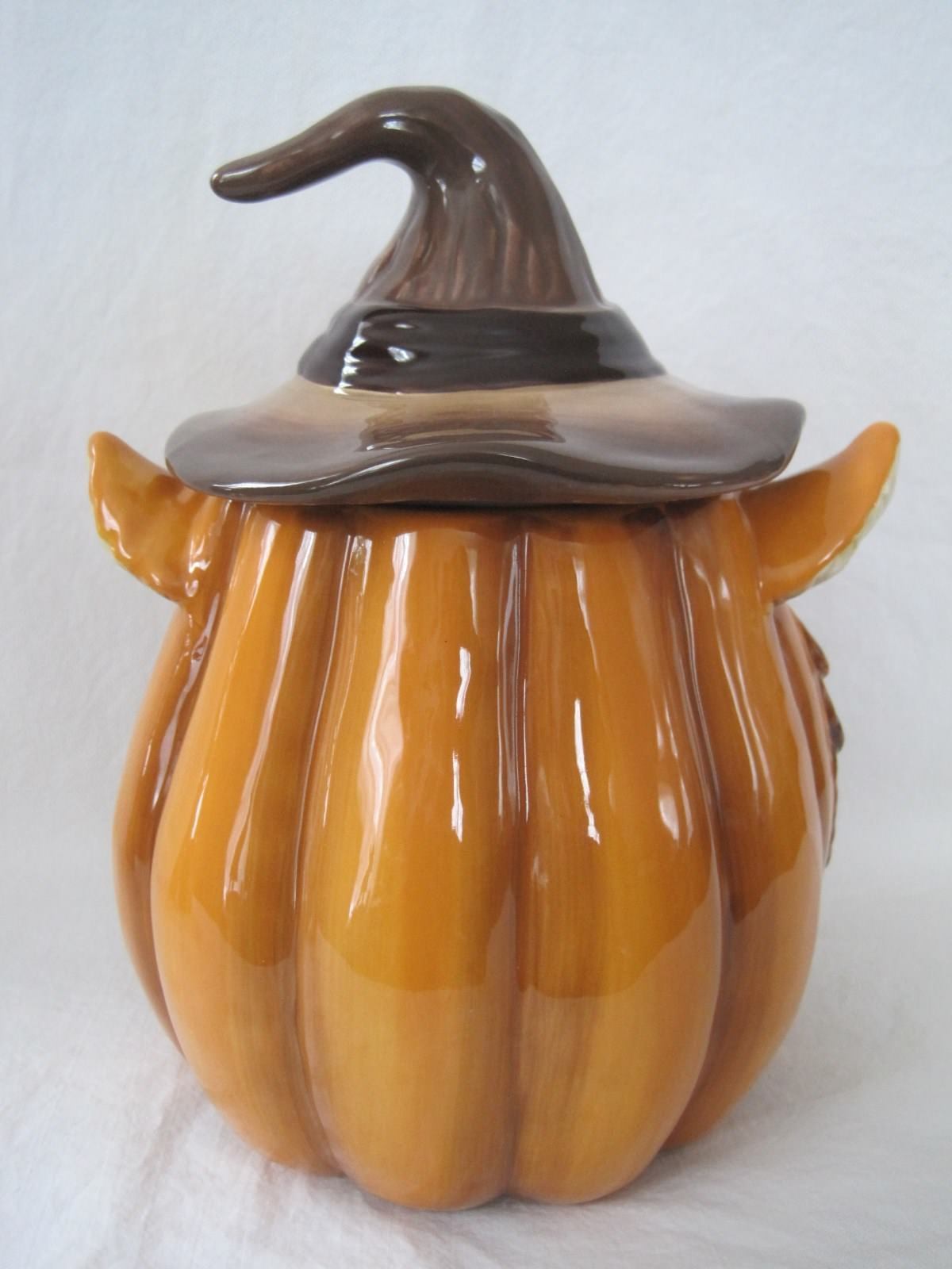 Cracker Barrel Pumpkin Owl Cookie Jar with Salt & Pepper Set