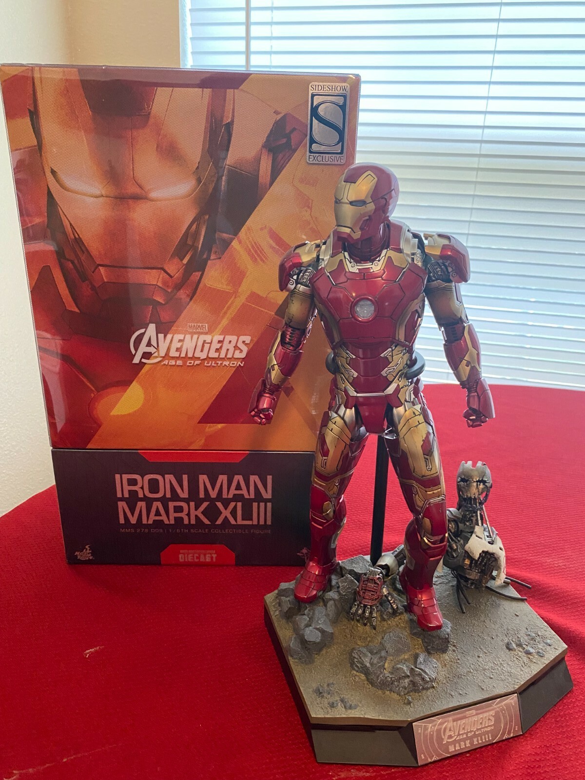 Hot Toys Iron Man Mark 43 Diecast 1:6 Scale In great Hot Toys Iron Man Mark 43 Diecast 1:6 Scale In great