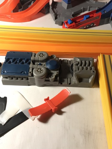 Vintage hot wheels track lot