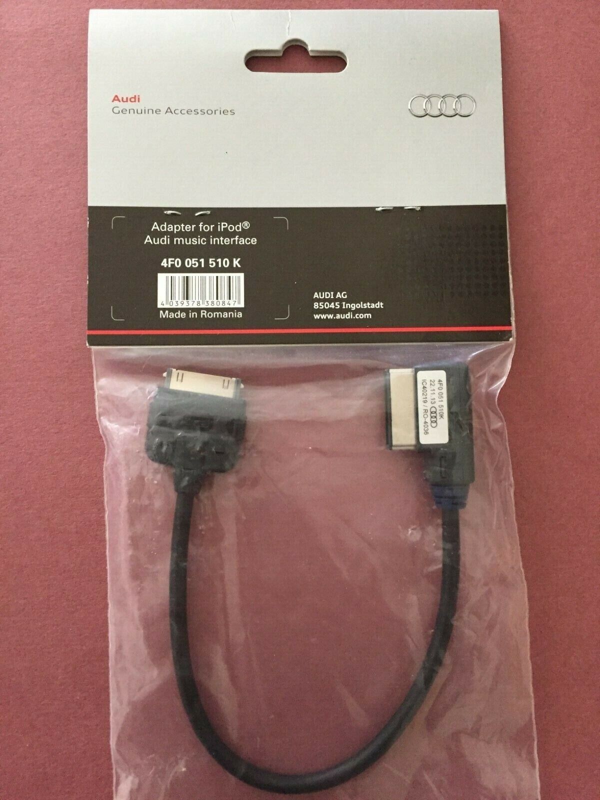 Apple - みー OEM AUDI AMI iPhone®/iPod® Cable 30-Pin MDI Adapter Charger