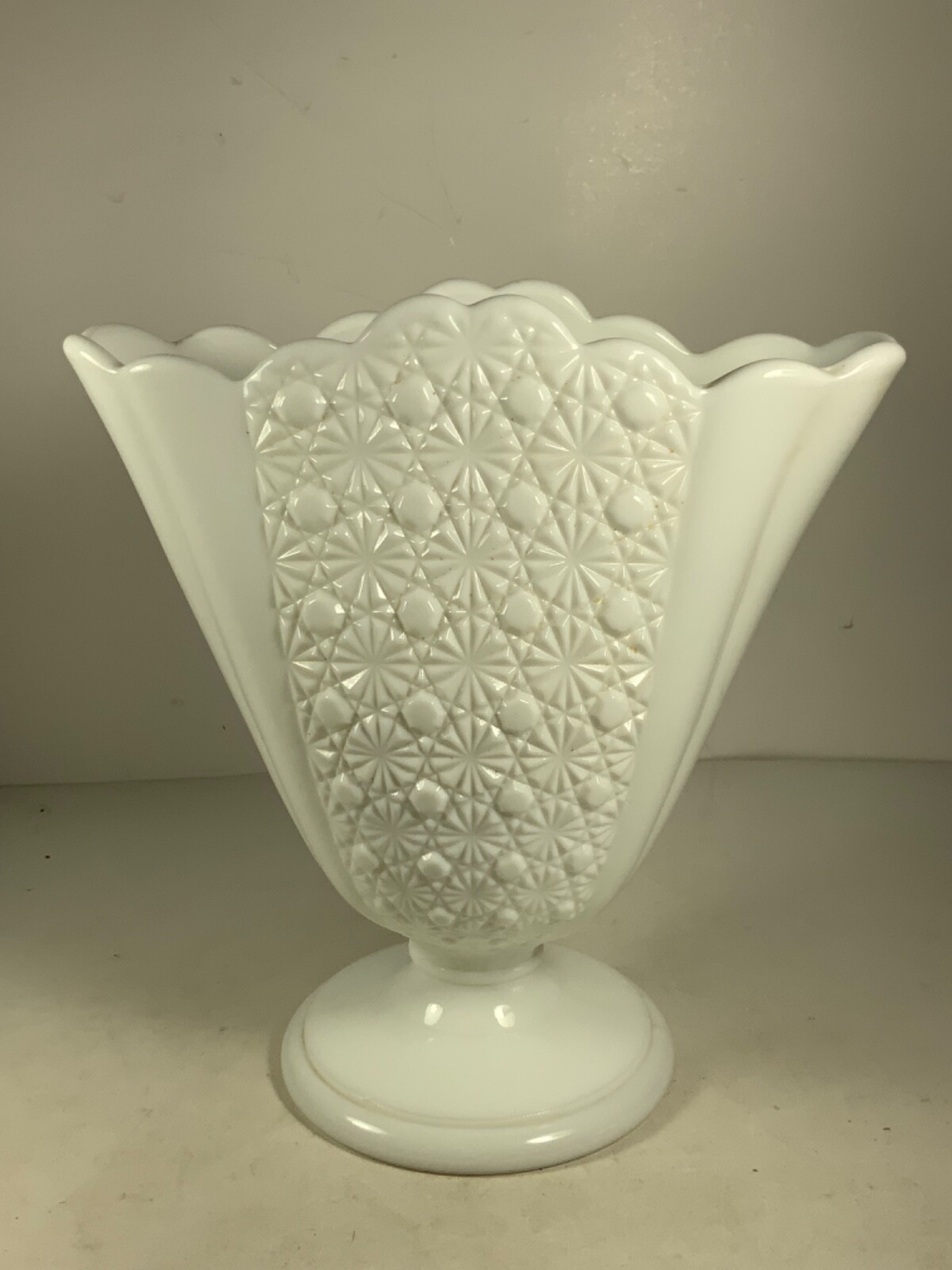 花瓶・フラワースタンド 231 Vintage Fenton Pastel Milk glass