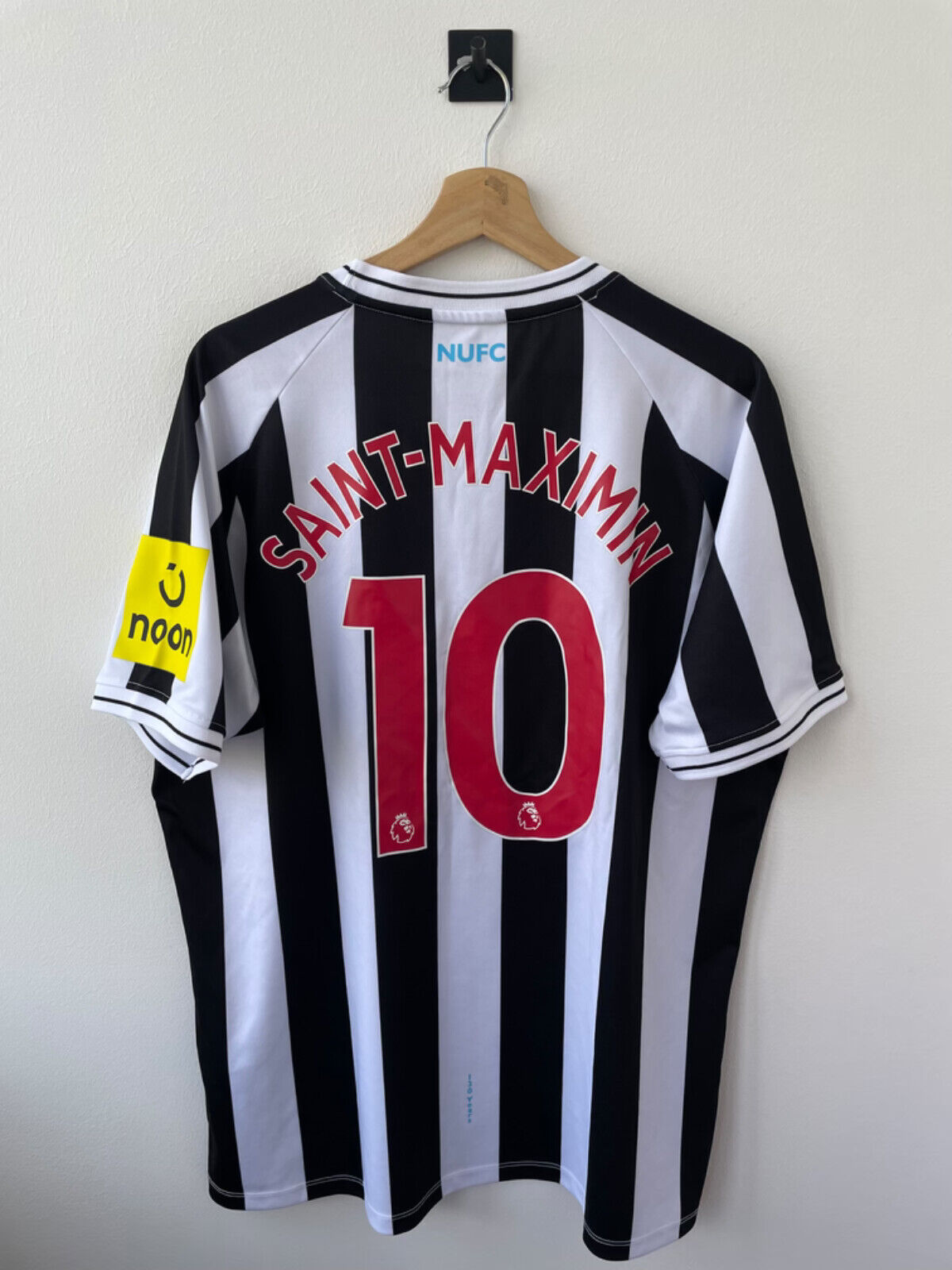 NEWCASTLE UNITED 2022/2023 HOME FOOTBALL SOCCER SHIRT JERSEY NEWCASTLE UNITED 2022/2023 HOME FOOTBALL SOCCER SHIRT JERSEY