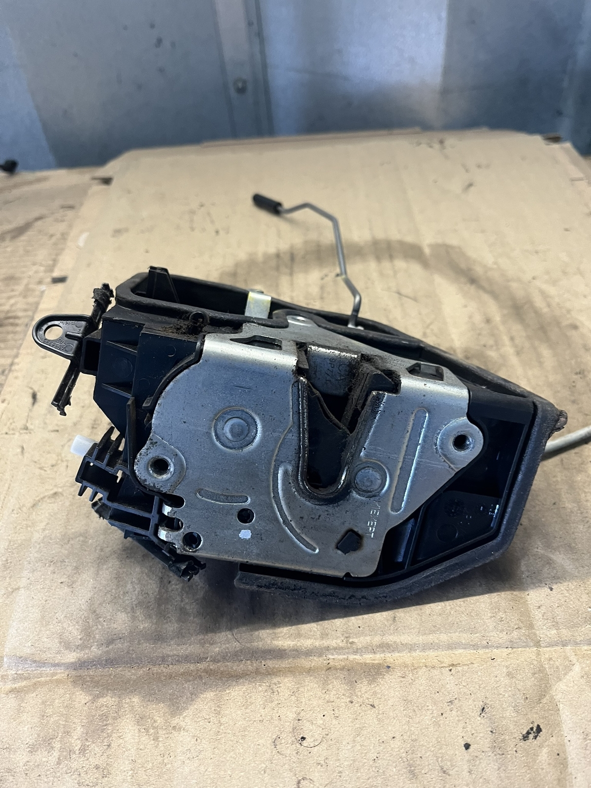 BMW 1 Series E87 2008 2.0 Diesel O/S/R Door Lock Catch Mechanism 7202148