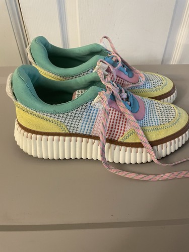 Chelsea & Violet Halle Size 8 M Knit Platform ColorBlock
