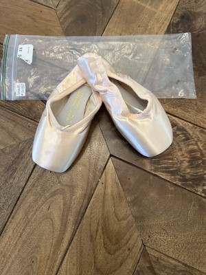 New! Bloch Sonata #S0130L Ballet Pointe Shoes 2.5C