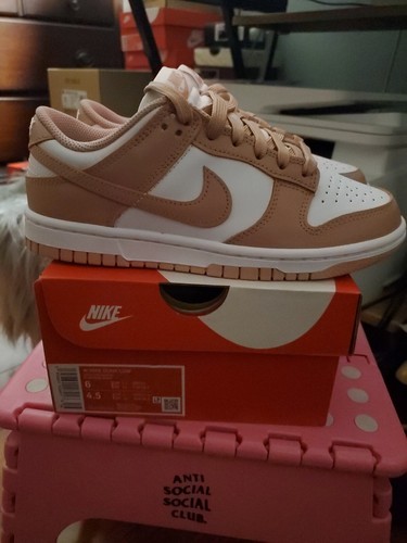 【NIKE】W NIKE DUNK LOW ローズ Nike Dunk Low Roses HF1986-100