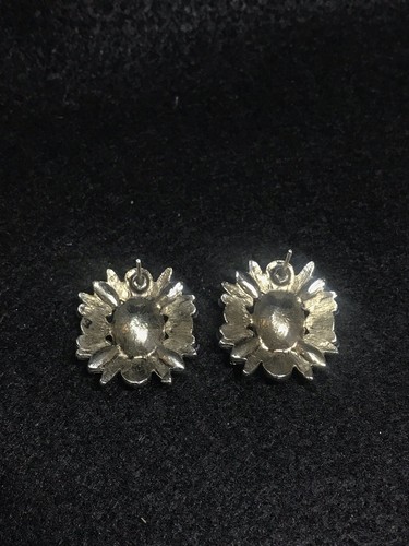 Vintage Gold Tone Rhinestone Earrings
