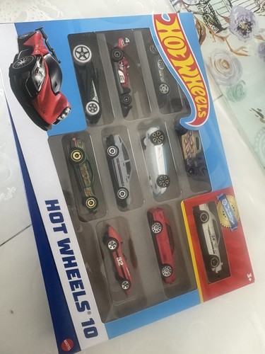 ミニカー 2002 hotwheels gift pack 2002 Hot Wheels | 5 Car Gift Pack | Track Set | MATTEL | Die