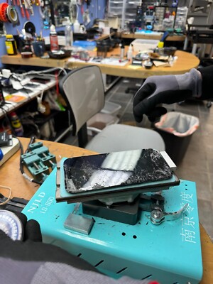 iPhone 15 14 13 13pro 12 11 Pro Pro Max Glass Digital Back Glass Repair Service