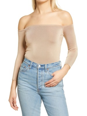 

Женский коричневый укороченный топ стрейч с открытыми плечами GUESS